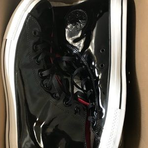 Converse shiny black leather size 13
